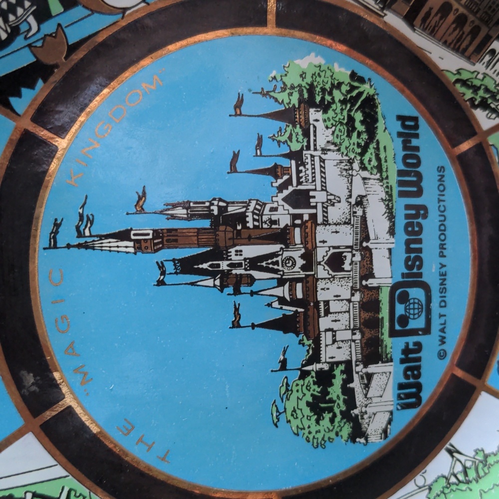 Walt Disney World Souvenir Plate Glass Bowl Candy Dish Memorabilia Vinta… - Picture 2 of 11